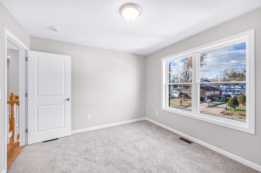 39 Wallace Street Springfield, MA 01119 - Photo 30 of 39