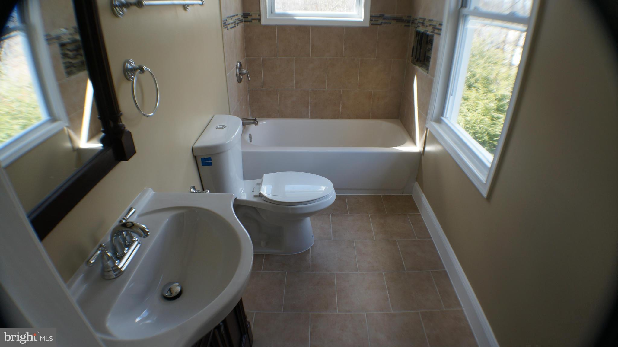 5408 Tramore Road Baltimore, MD 21214 - Photo 14 of 18 Bath