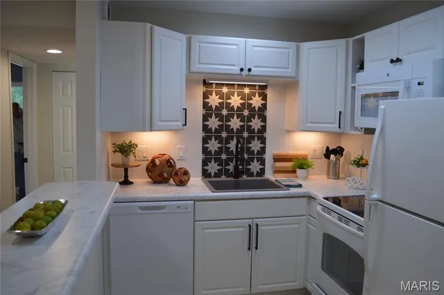 $134,500 | 115 Lemans Court, Unit 115, Lake St. Louis, MO 63367