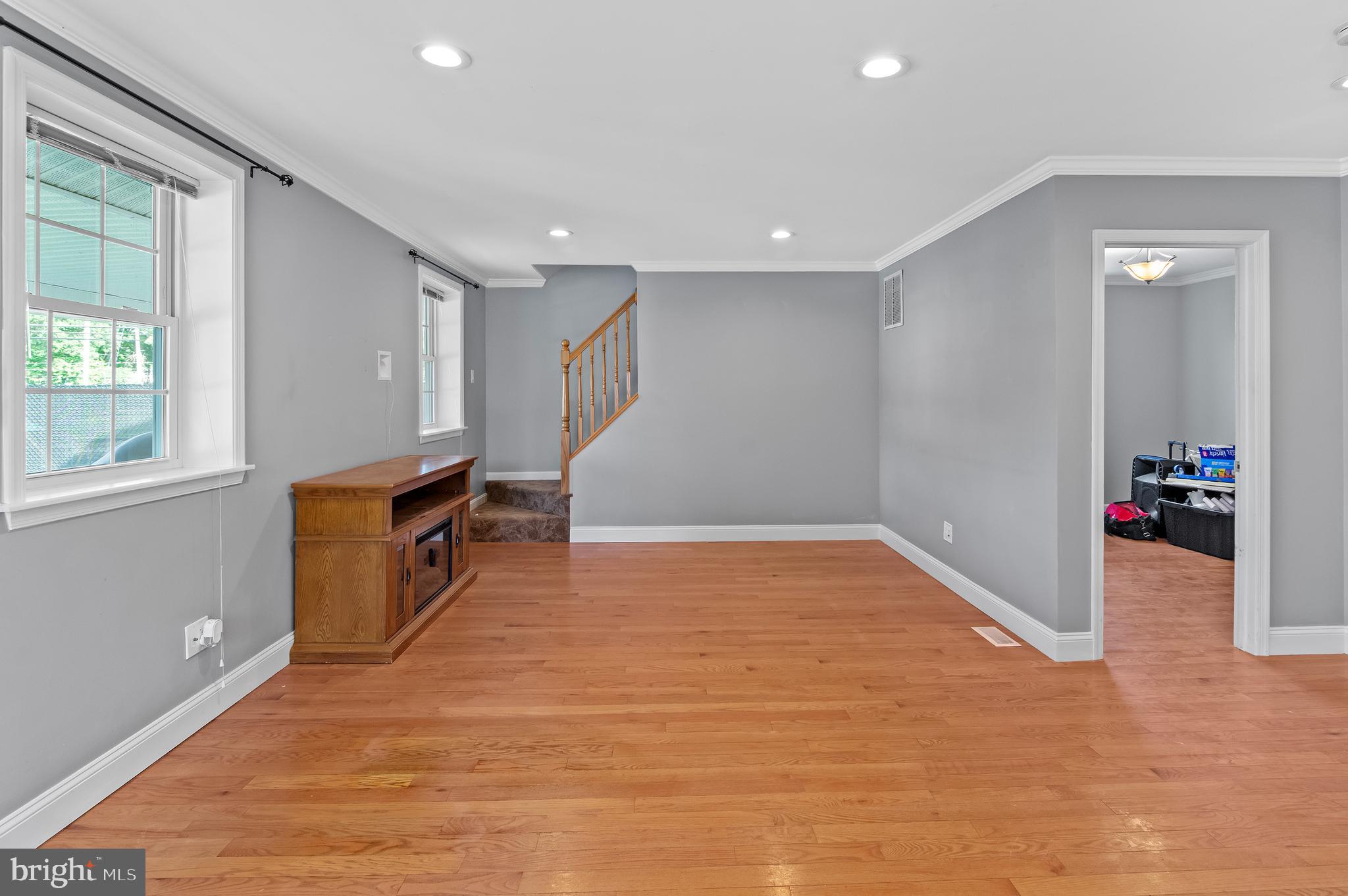 4215 North Point Road Dundalk, MD 21222 - Photo 3 of 26 Gallery Image 3