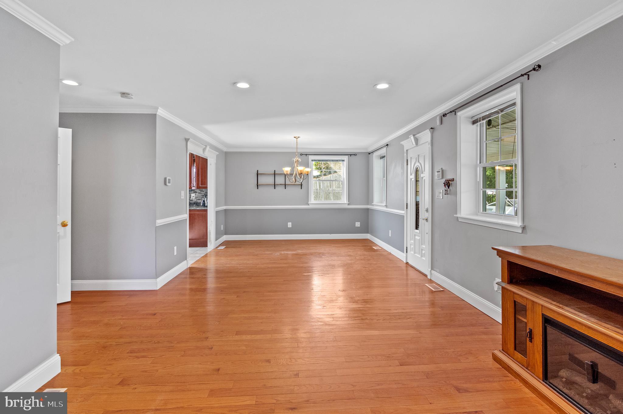4215 North Point Road Dundalk, MD 21222 - Photo 4 of 26 Gallery Image 4
