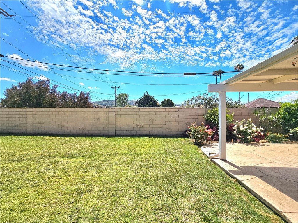 2092 Cutler Street Simi Valley, CA 93065 - Photo 14 of 34