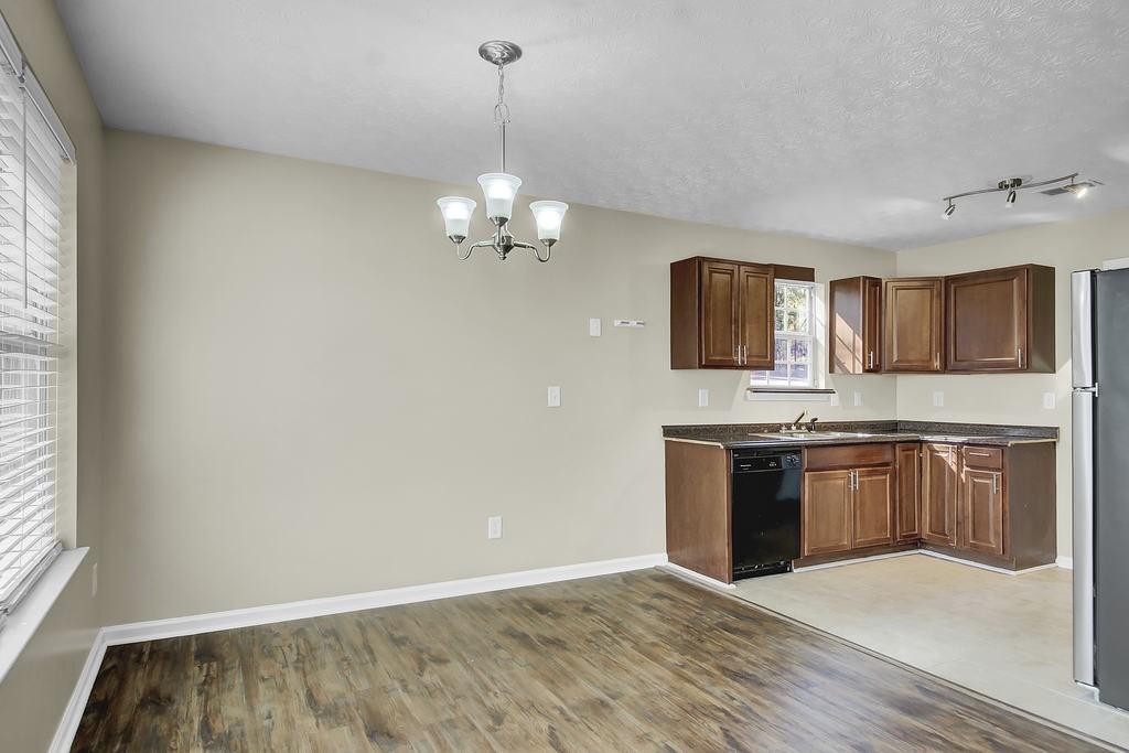 40 Elisabeth Way Grantville, GA 30220 - Photo 6 of 25