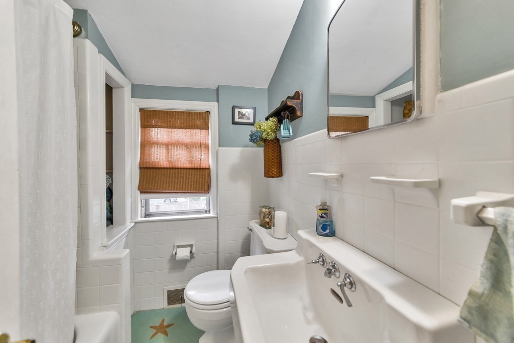 39 Ballard Avenue Springfield, MA 01119 - Photo 17 of 27