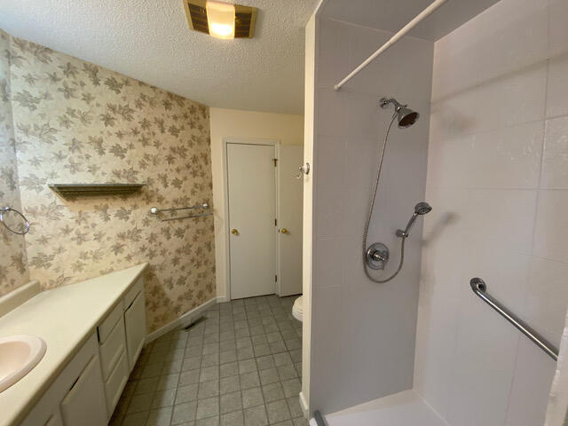 143 Norcross Road Fairfield Glade, TN 38558 - Photo 27 of 40 guest bath
