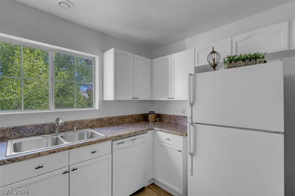 $1,625 | 353 Amber Pine Street, Unit 203, Las Vegas, NV 89144