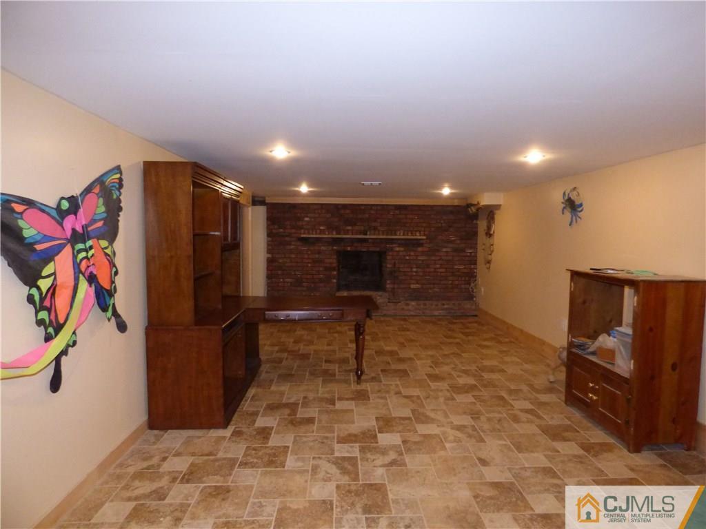 467 Calvert Road North Brunswick, NJ 08902 - Photo 11 of 18 Gallery Image 11