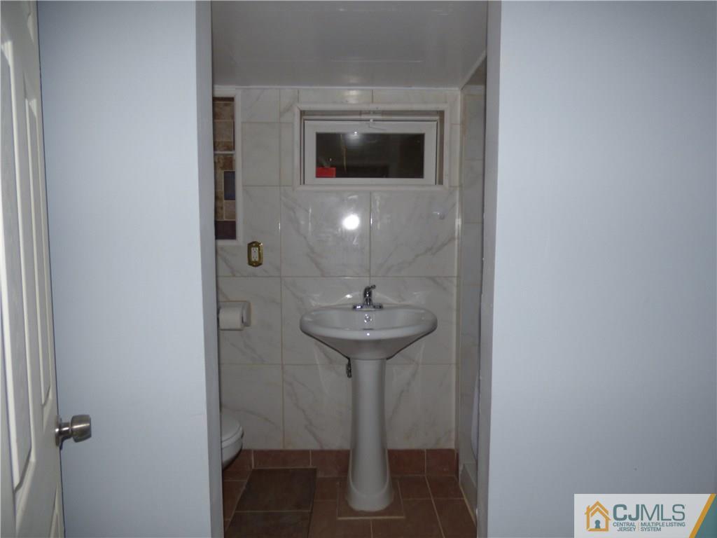 467 Calvert Road North Brunswick, NJ 08902 - Photo 12 of 18 Gallery Image 12