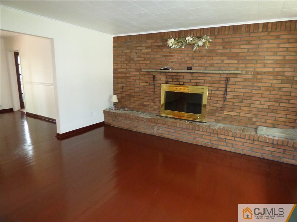 467 Calvert Road North Brunswick, NJ 08902 - Photo 4 of 18 Gallery Image 4