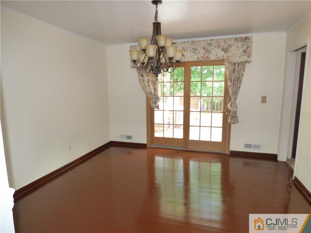 467 Calvert Road North Brunswick, NJ 08902 - Photo 5 of 18 Gallery Image 5