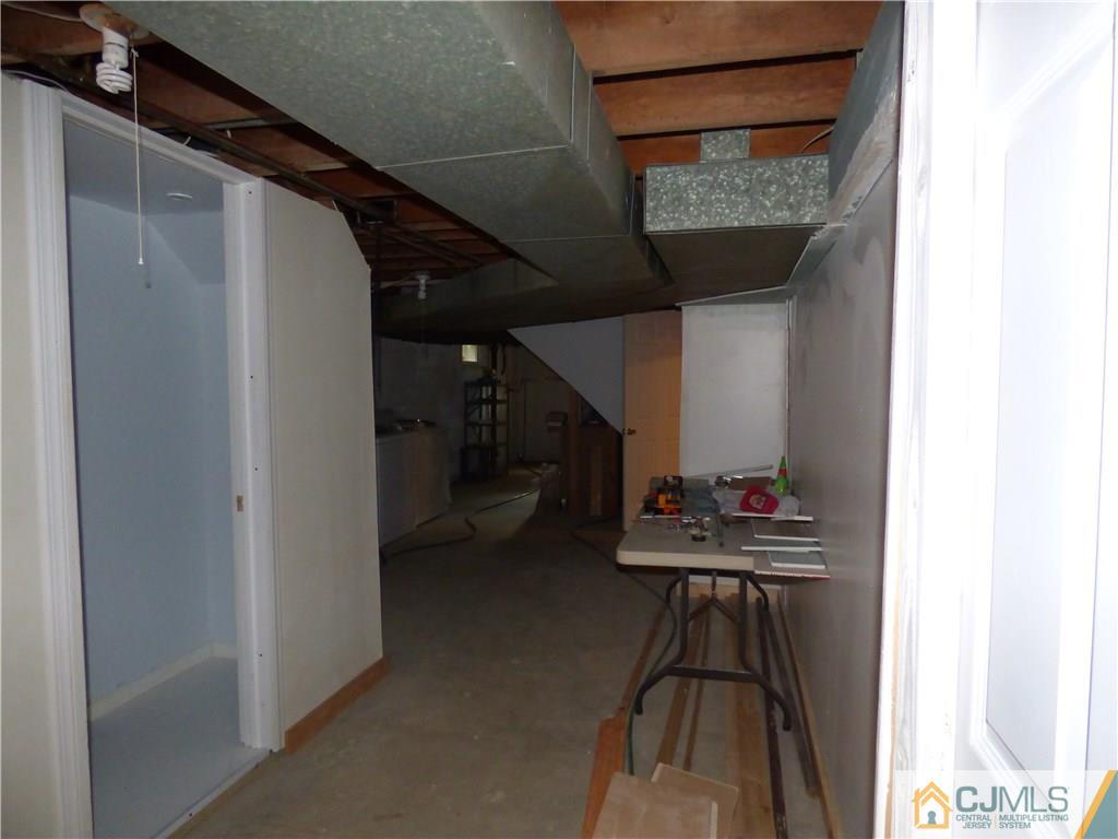 467 Calvert Road North Brunswick, NJ 08902 - Photo 10 of 18 Gallery Image 10