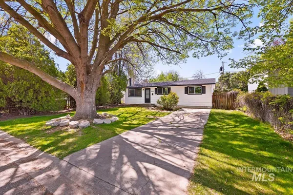 $325,000 | 205 Meyer Avenue, Nampa, ID 83686