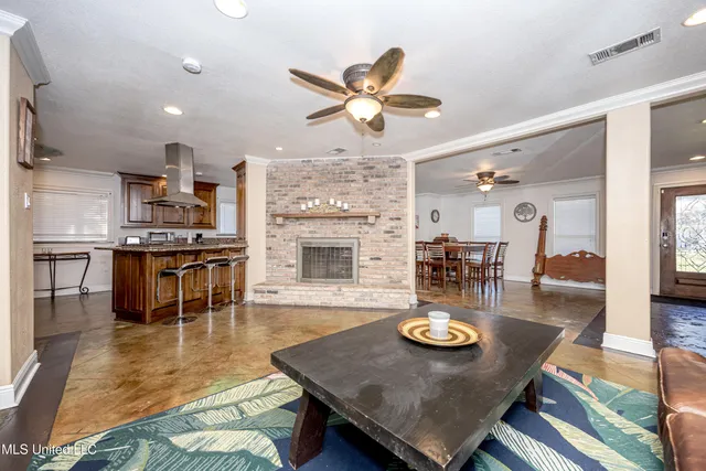 $3,500 | 2490 South Shore Drive, Biloxi, MS 39532