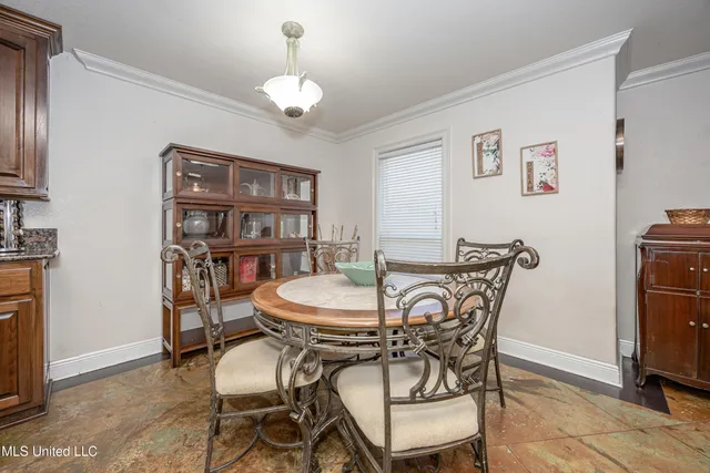 $3,500 | 2490 South Shore Drive, Biloxi, MS 39532