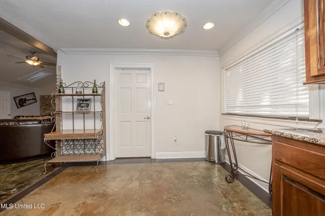 $3,500 | 2490 South Shore Drive, Biloxi, MS 39532