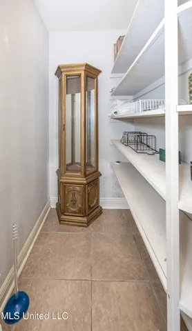 $3,500 | 2490 South Shore Drive, Biloxi, MS 39532