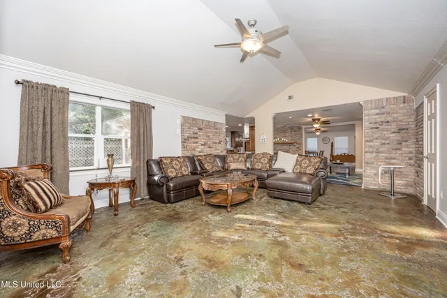 $3,500 | 2490 South Shore Drive, Biloxi, MS 39532