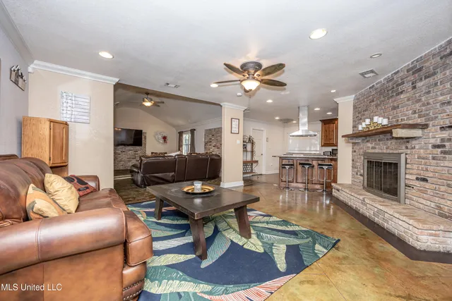 $3,500 | 2490 South Shore Drive, Biloxi, MS 39532