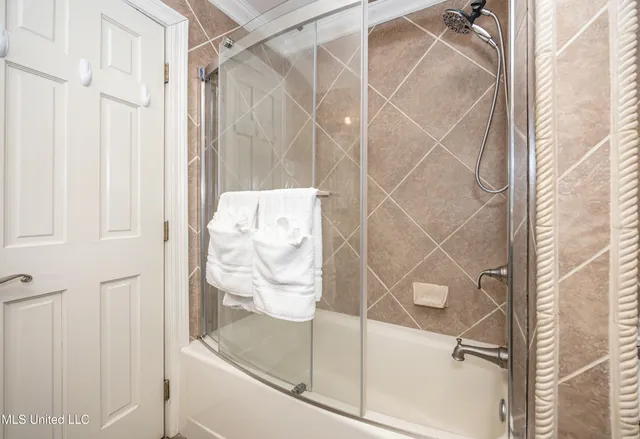 $3,500 | 2490 South Shore Drive, Biloxi, MS 39532