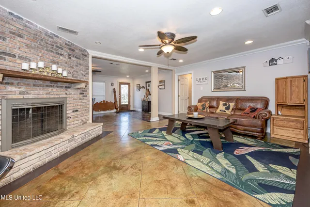 $3,500 | 2490 South Shore Drive, Biloxi, MS 39532