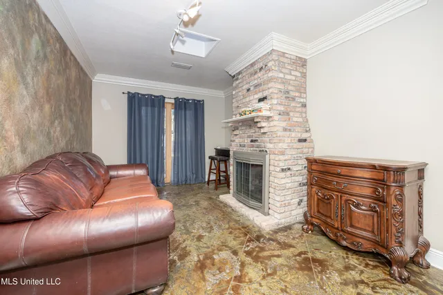 $3,500 | 2490 South Shore Drive, Biloxi, MS 39532