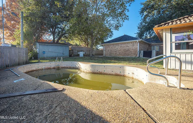 $3,500 | 2490 South Shore Drive, Biloxi, MS 39532