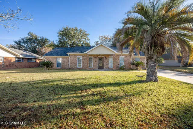 $3,500 | 2490 South Shore Drive, Biloxi, MS 39532