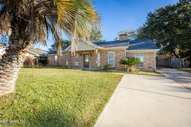 $3,500 | 2490 South Shore Drive, Biloxi, MS 39532