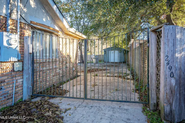 $3,200 | 2490 South Shore Drive, Biloxi, MS 39532