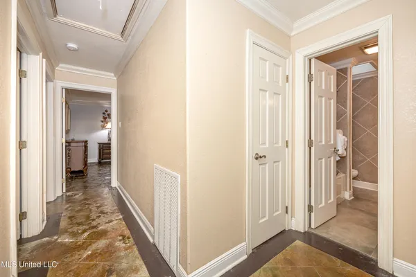 $3,200 | 2490 South Shore Drive, Biloxi, MS 39532