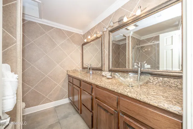 $3,500 | 2490 South Shore Drive, Biloxi, MS 39532