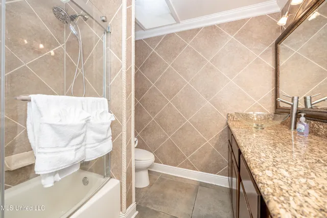 $3,500 | 2490 South Shore Drive, Biloxi, MS 39532