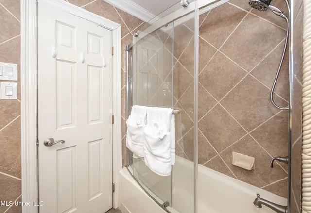 $3,500 | 2490 South Shore Drive, Biloxi, MS 39532