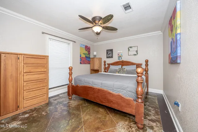 $3,500 | 2490 South Shore Drive, Biloxi, MS 39532