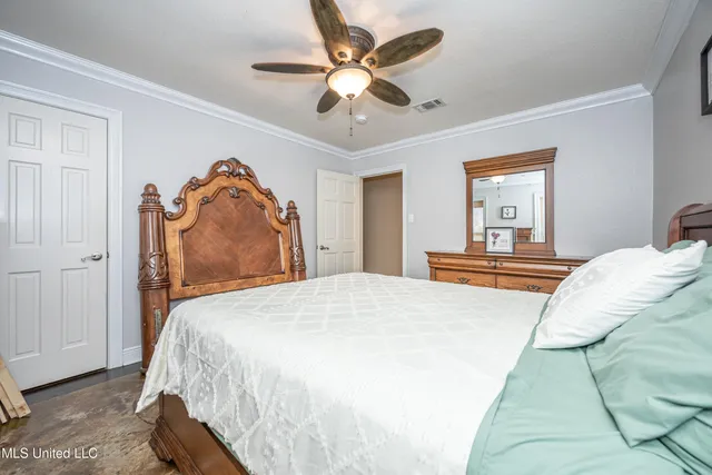 $3,500 | 2490 South Shore Drive, Biloxi, MS 39532