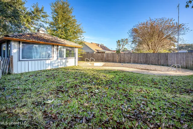 $3,500 | 2490 South Shore Drive, Biloxi, MS 39532