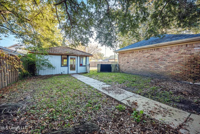 $3,500 | 2490 South Shore Drive, Biloxi, MS 39532