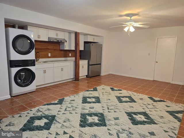 $1,650 | 12048 Winding Creek Court, Clifton, VA 20124