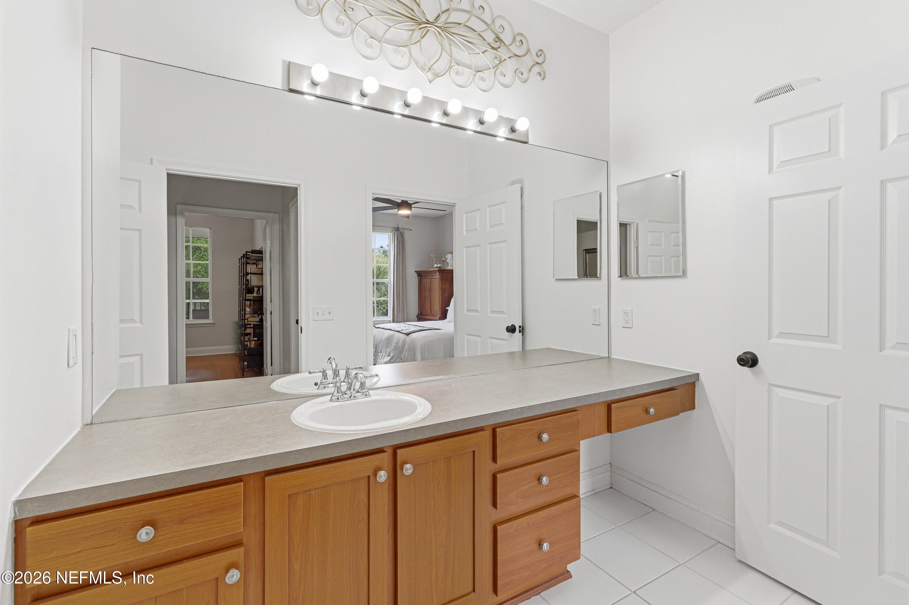 10550 Baymeadows Road, Unit 930 Jacksonville, FL 32256 - Photo 10 of 20 Full Bathroom 2