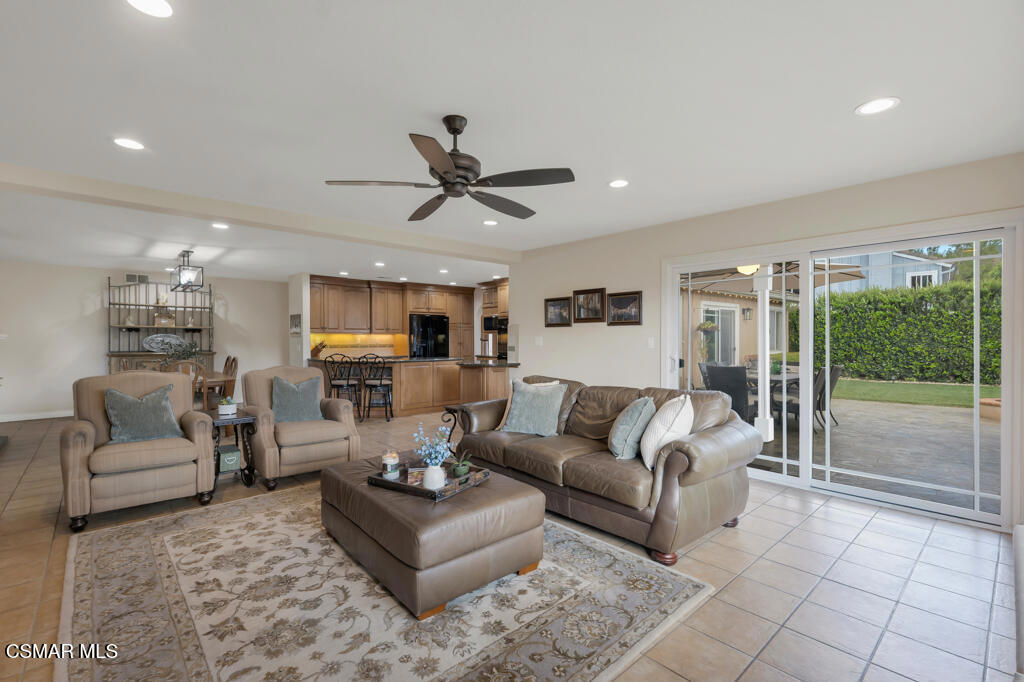 1894 Rambling Road Simi Valley, CA 93065 - Photo 15 of 63