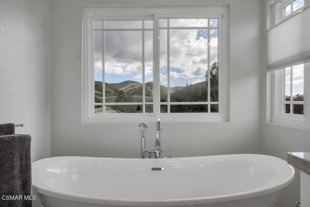 1894 Rambling Road Simi Valley, CA 93065 - Photo 23 of 63