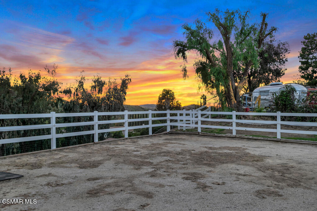 1894 Rambling Road Simi Valley, CA 93065 - Photo 5 of 63