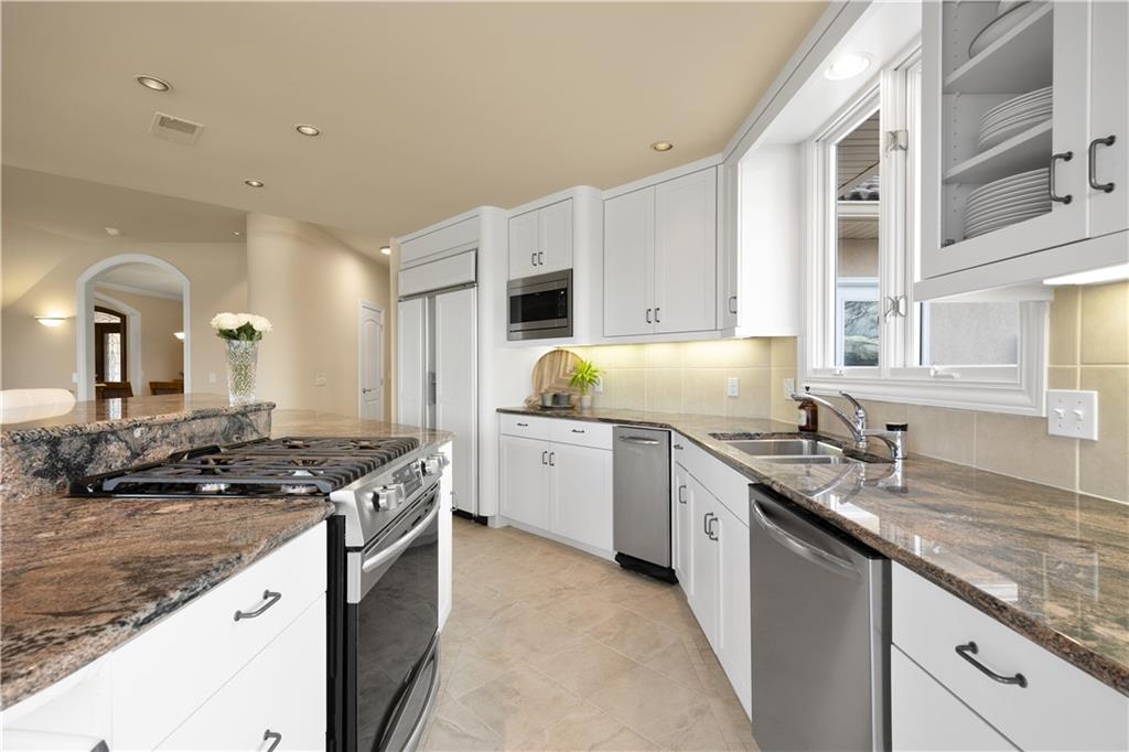 3116 Southwest Pergola View Lee's Summit, MO 64081 - Photo 27 of 99