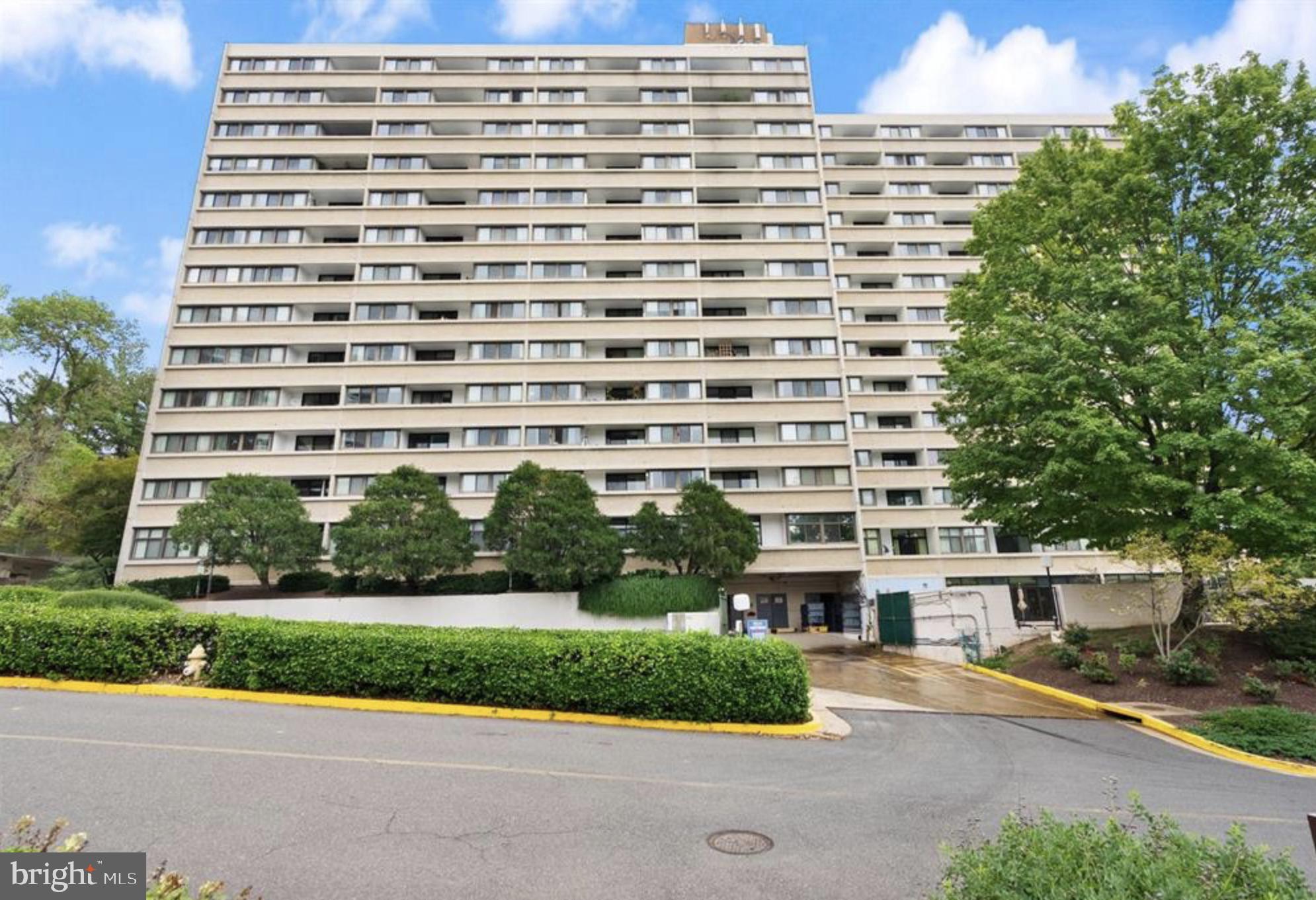 5911 Edsall Road, Unit PH03 Alexandria, VA 22304 - Photo 2 of 31 Enjoy Penthouse Living