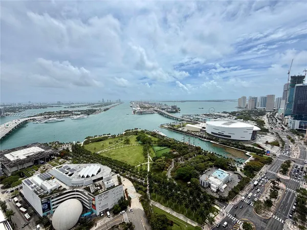 $6,550 | 1100 Biscayne Boulevard, Unit 4105, Miami, FL 33132