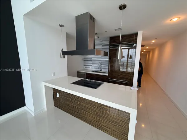 $6,550 | 1100 Biscayne Boulevard, Unit 4105, Miami, FL 33132