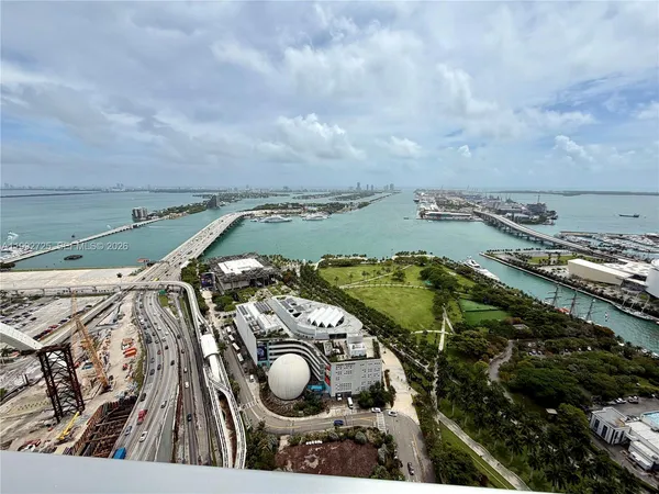 $6,550 | 1100 Biscayne Boulevard, Unit 4105, Miami, FL 33132