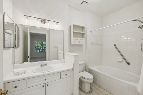 $2,000 | 2025 Woodmont Boulevard, Unit 223, Nashville, TN 37215