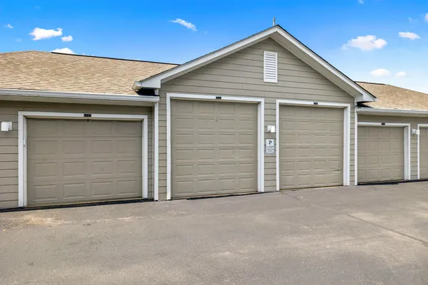 $2,000 | 2025 Woodmont Boulevard, Unit 223, Nashville, TN 37215