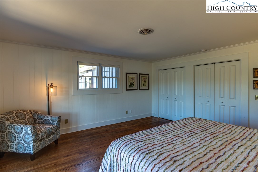 2388 Carsonville Road Independence, VA 24348 - Photo 28 of 50 a bedroom with a bed and a window